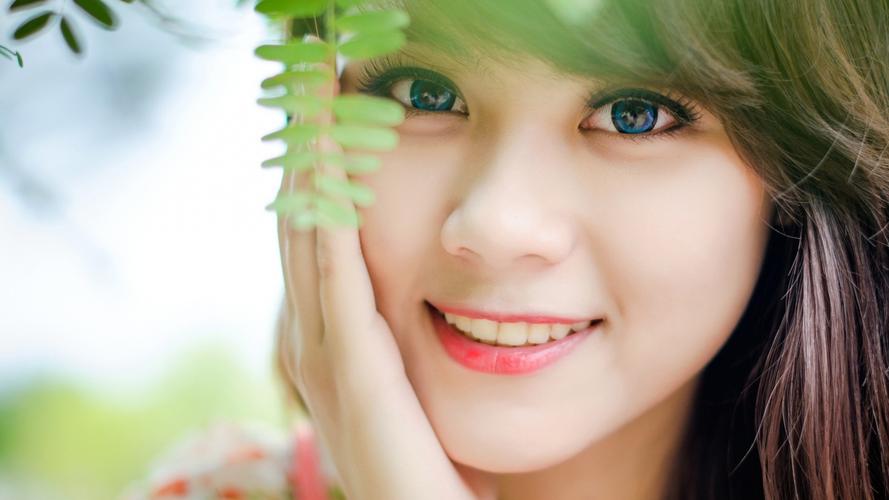 截至今年上半年，已有2128.4万人次享受免出示证件“刷脸”通关便利